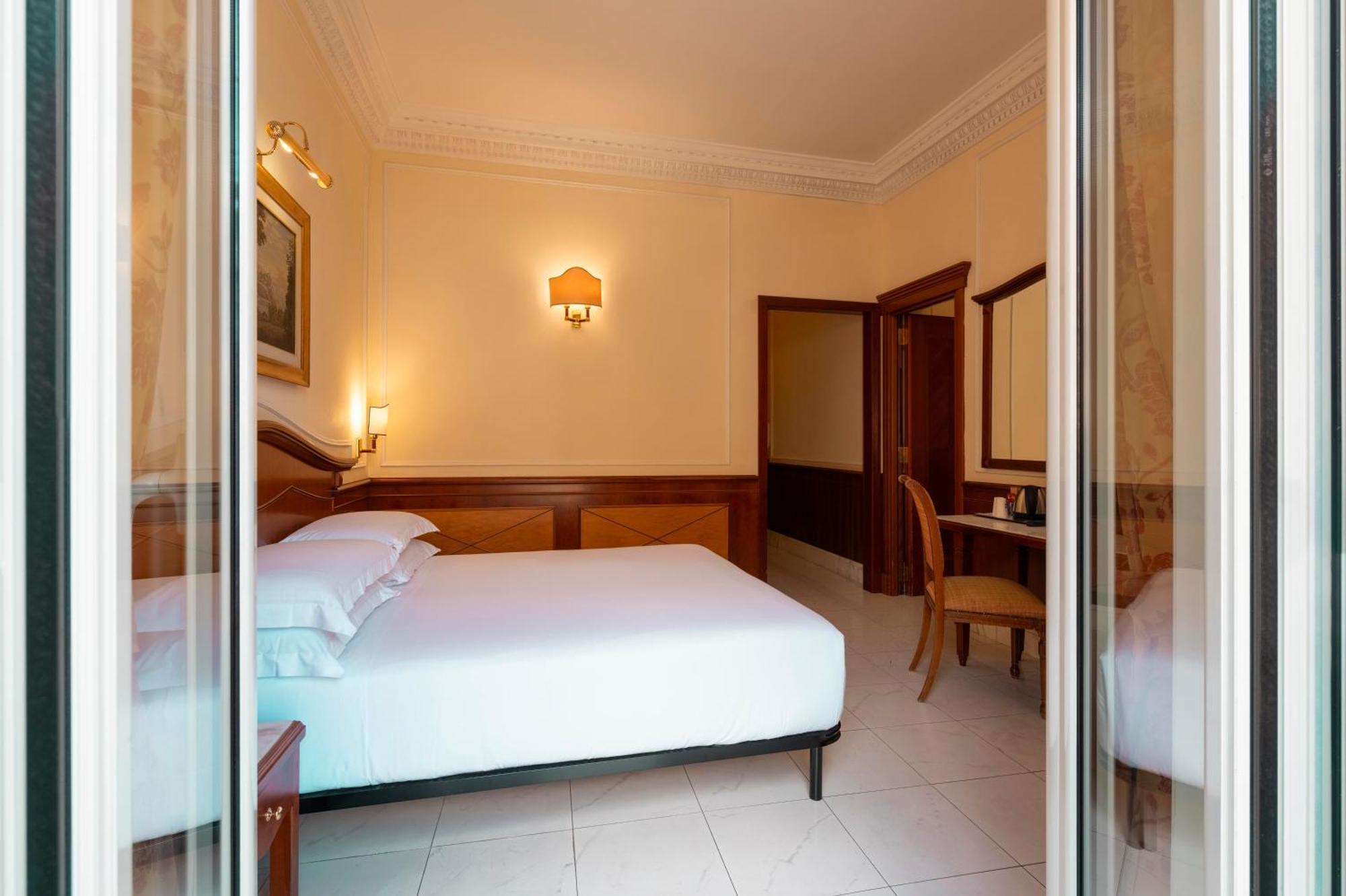 Hiberia Hotel 3*